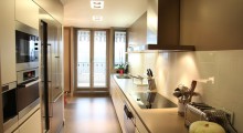 Une cuisine couloir très design Une cuisine couloir très design